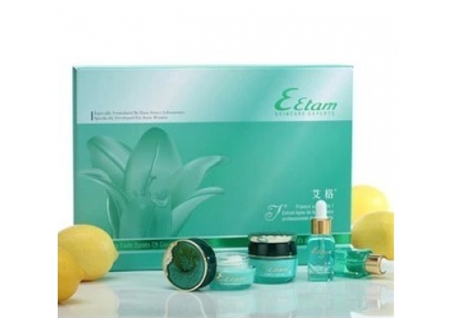 艾格化妆品  玫瑰水润保湿四件组合 图片