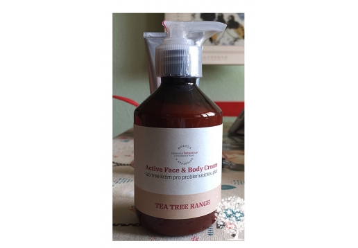 菠丹妮 乳木果油润肤乳霜190g图片