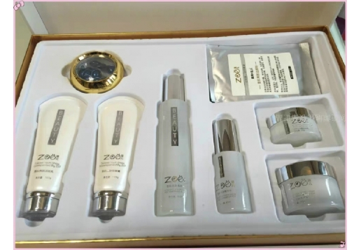 精典祖儿 溶斑淡印套装七件套  新品：ZKT-1002雪肌亮肤丝套装（八合一）图片