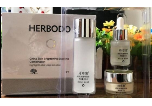 琦草集 瓷肌光感精品组合三件套图片